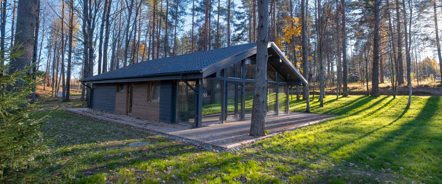 Осень в коттеджном поселке Круглое озеро